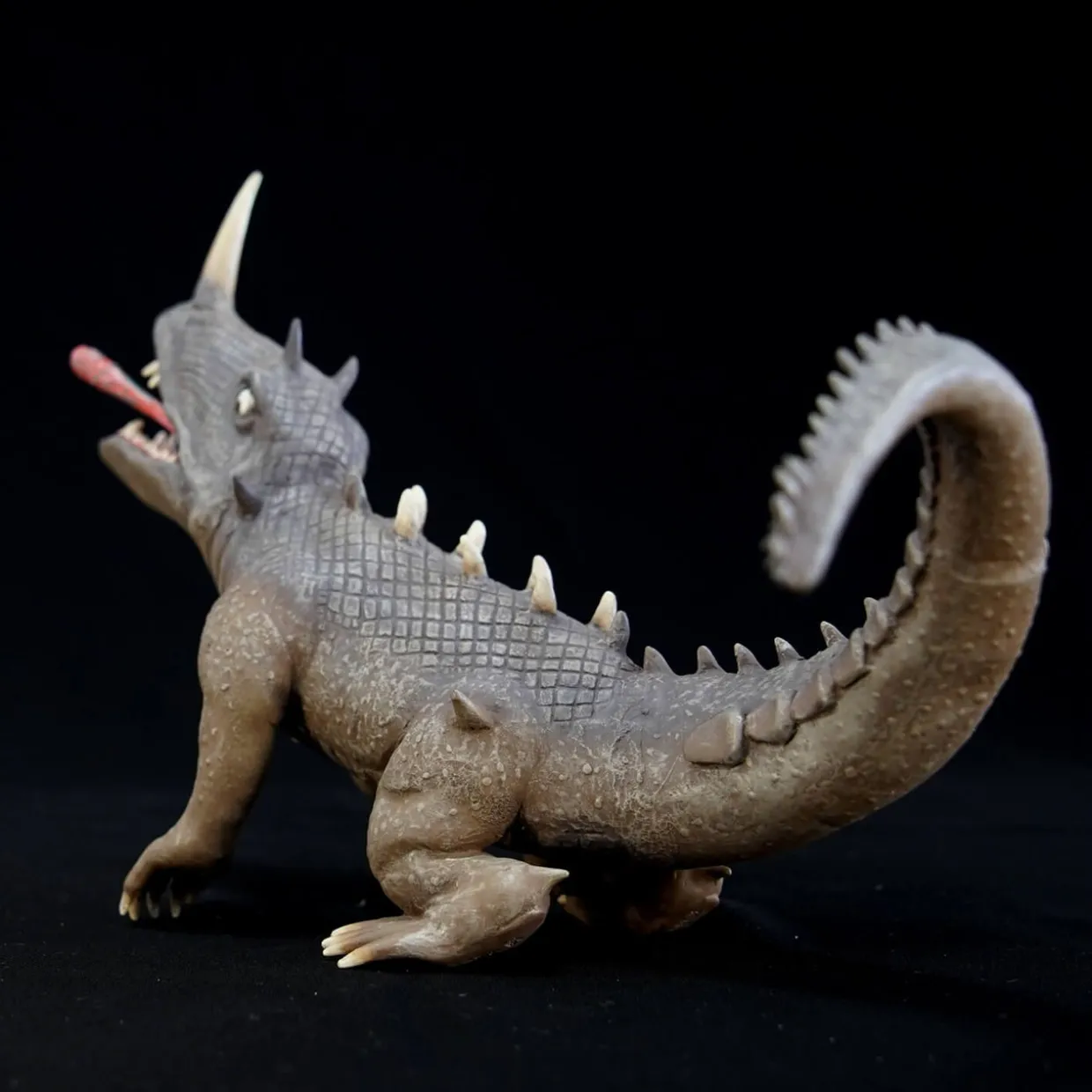 Shop Kaiyodo 1/250 Barugon Soft Vinyl Kit (Gamera)
