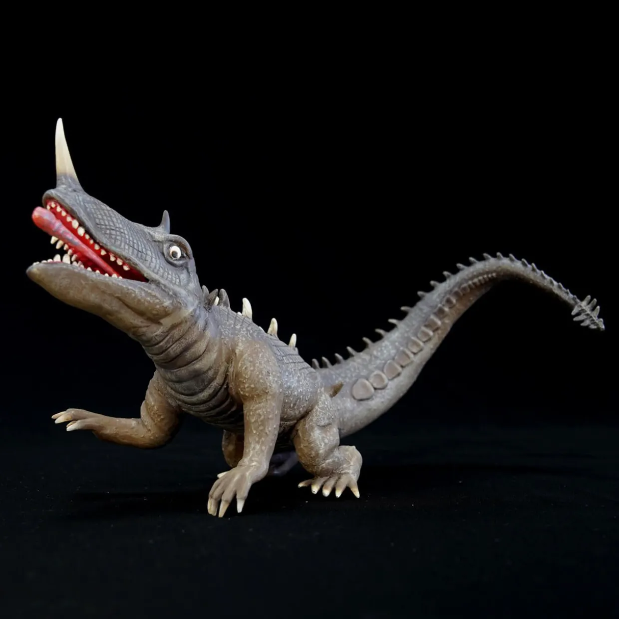 Shop Kaiyodo 1/250 Barugon Soft Vinyl Kit (Gamera)
