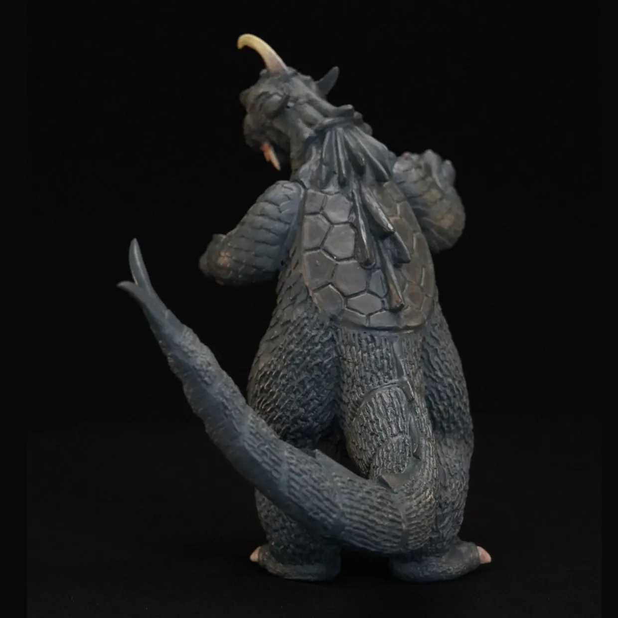 Flash Sale Kaiyodo 1/200 Gomess Soft Vinyl Kit (Ultraman)