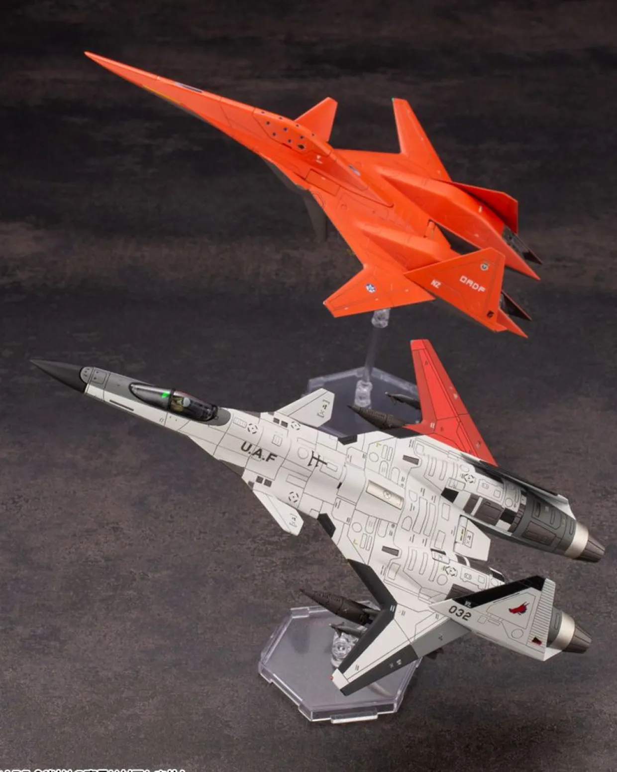 New Kotobukiya 1/144 Adf-01 Plastic Model (Ace Combat)
