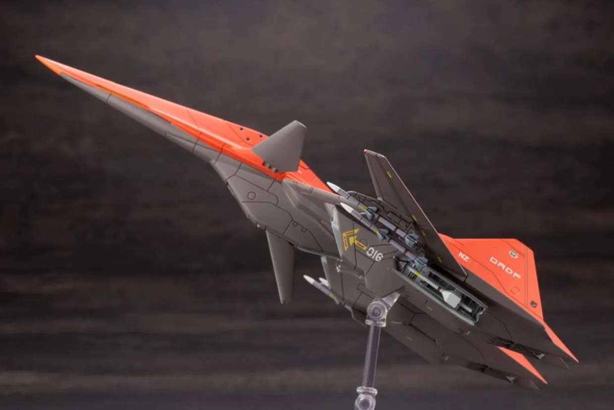 New Kotobukiya 1/144 Adf-01 Plastic Model (Ace Combat)